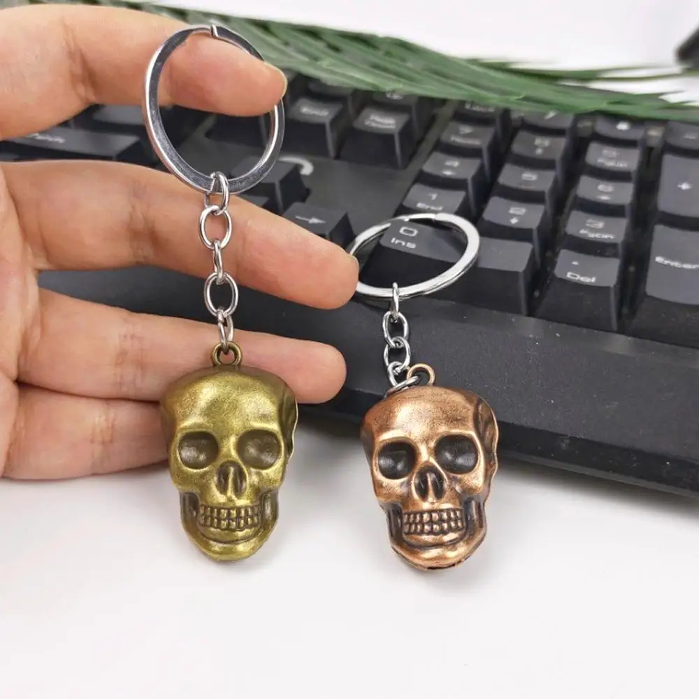 Vintage Metal Skull Keychain Gothic Death'S Head Shaped Keyring For Unisex Backpack Car Key Pendant Accessories Halloween Gift