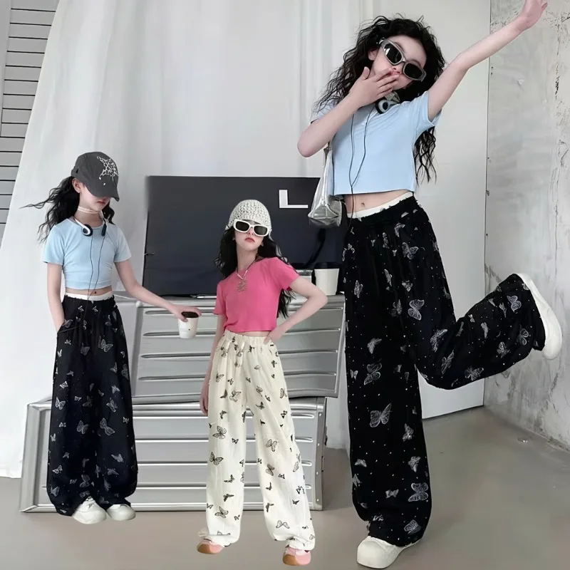 Sommerliche Mädchen-Freizeithose mit Modischen Löchern und Schmetterlingsmotiv, Hochgeschnittene Weite Hose für Teenager, Kinder-Streetwear, Neue Kollektion