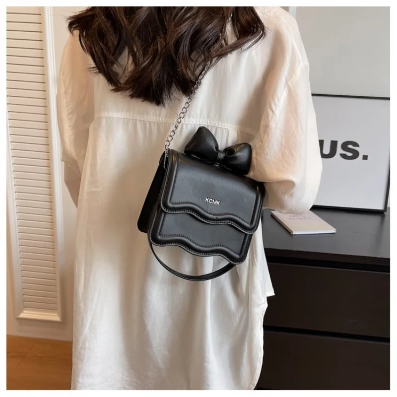 

Classy Ladies Crossbody-Bag Made Of Stream-Printed Leather Featuring Satin-Subtle Spacious Durable Trendy Costa