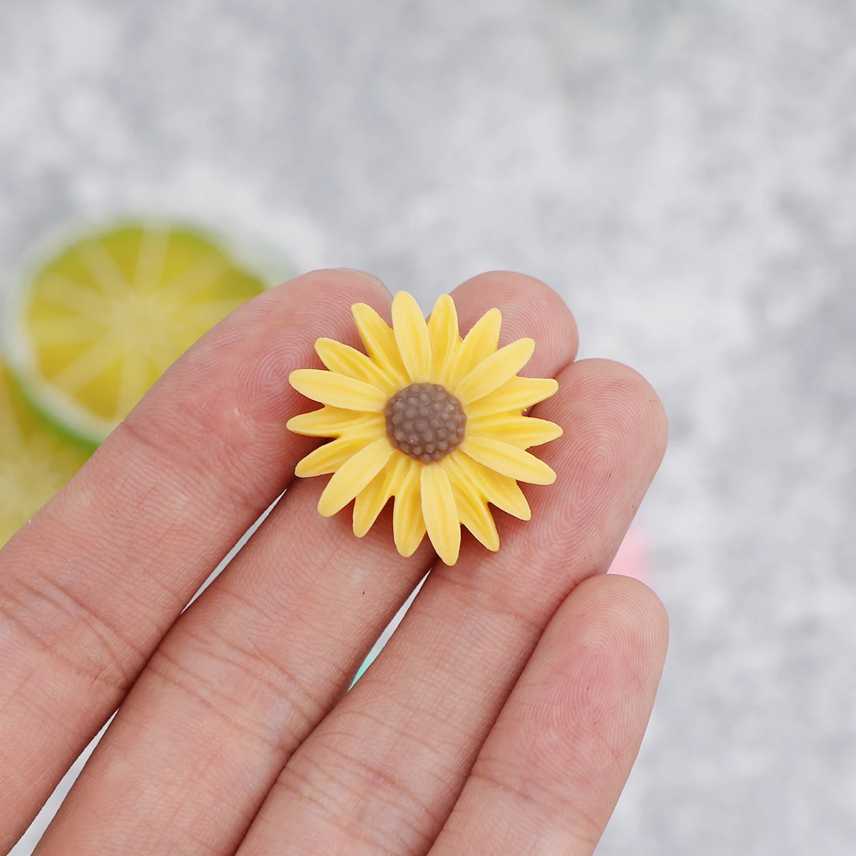 

10 Pcs Daisy Shaped Pottery Fridge Magnets Magnetic Sticker for Refrigerator Home Decoration Sunflower Locker