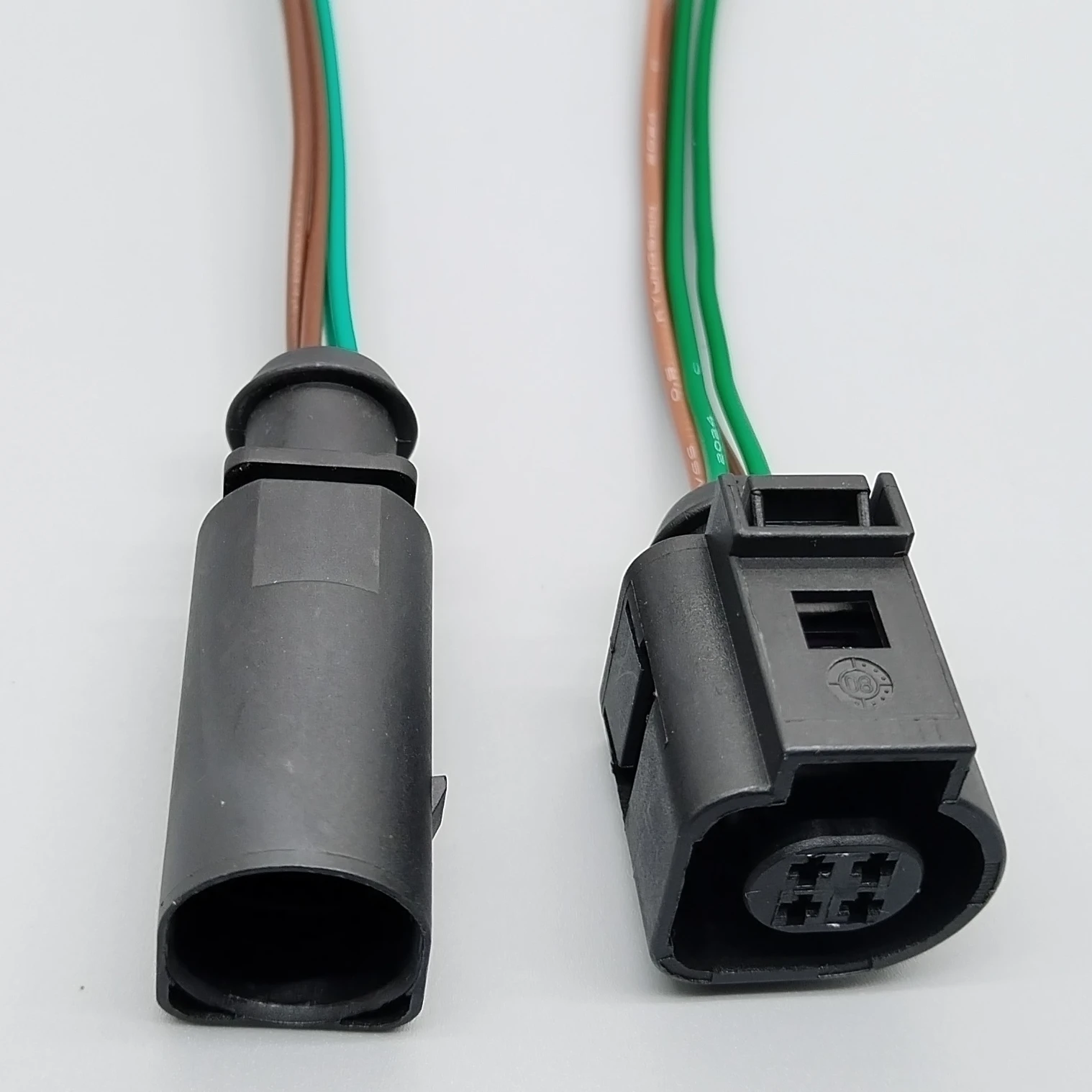 shhworldsea 4pin 1.5mm Temperature sensor plug horizontal level sensor 4B0973712/4B0973812