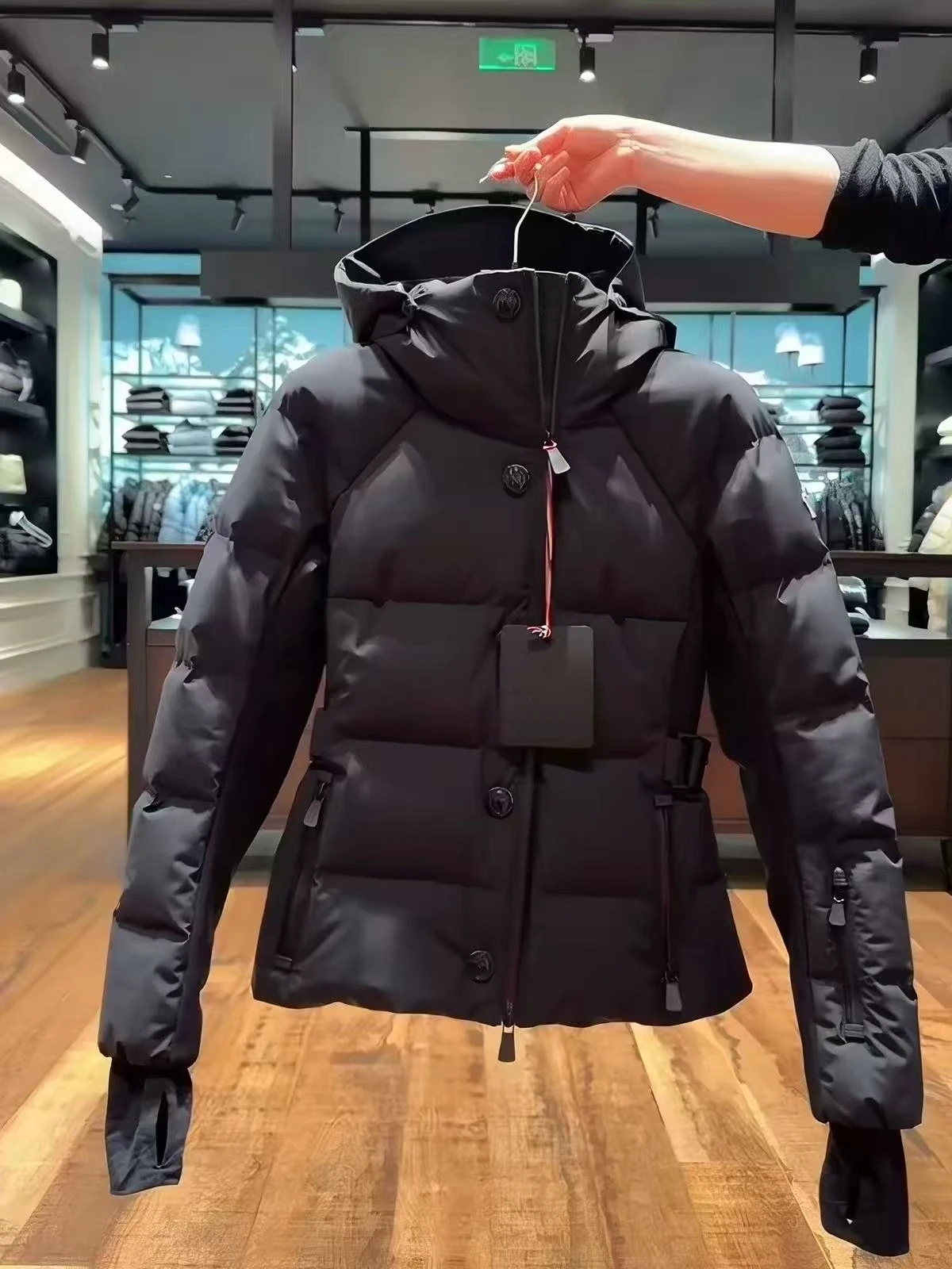 Women's 2026 New Winter High-End Slimming Waist Short Black Down Cotton Ski Jacket