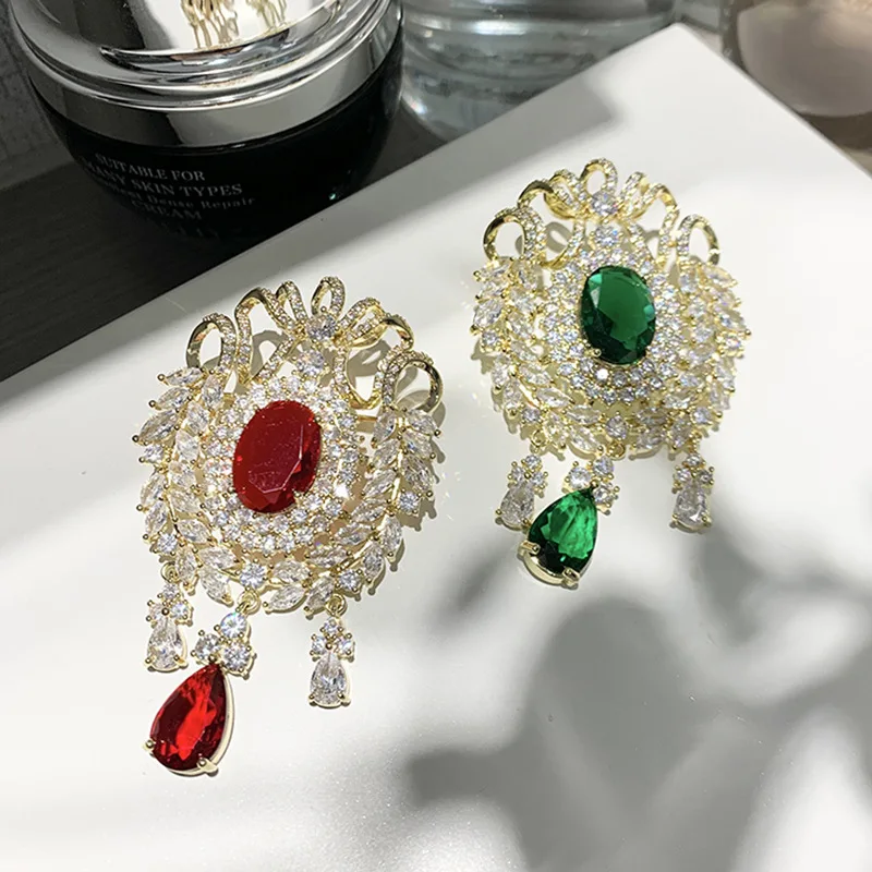 

3 Colors Palace Style Crown Brooches High-end Vintage Tassel Zircon Corsage Pin Men and Women Clothing Accessories Pins Gifts
