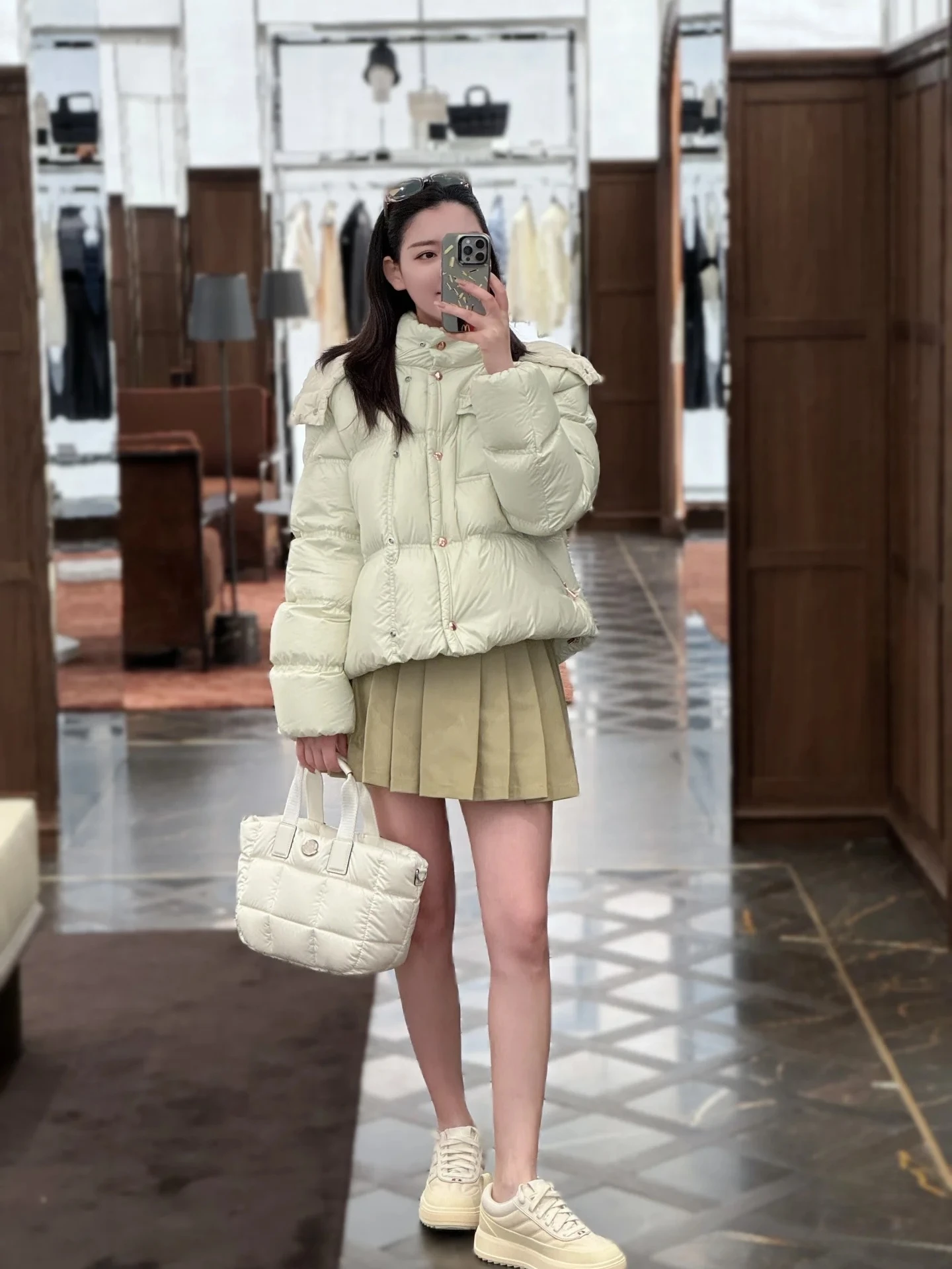 

Thickened Puffer Jacket Square Button Design High Rise Short Style Loose Fit White Goose down Filled Winter Coat for Women