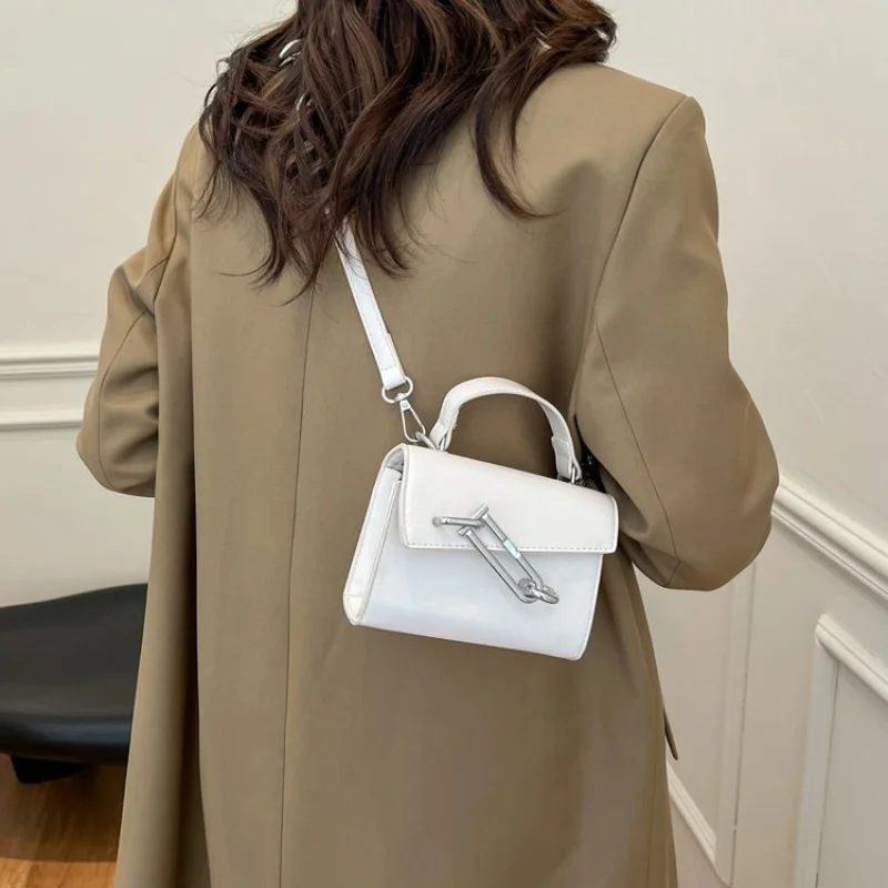 

Fashionable Ladies Crossbody-Bag Made Of Lotus-Patterned Leather Featuring High-End Paris Commuter Lightweight Daily Look​