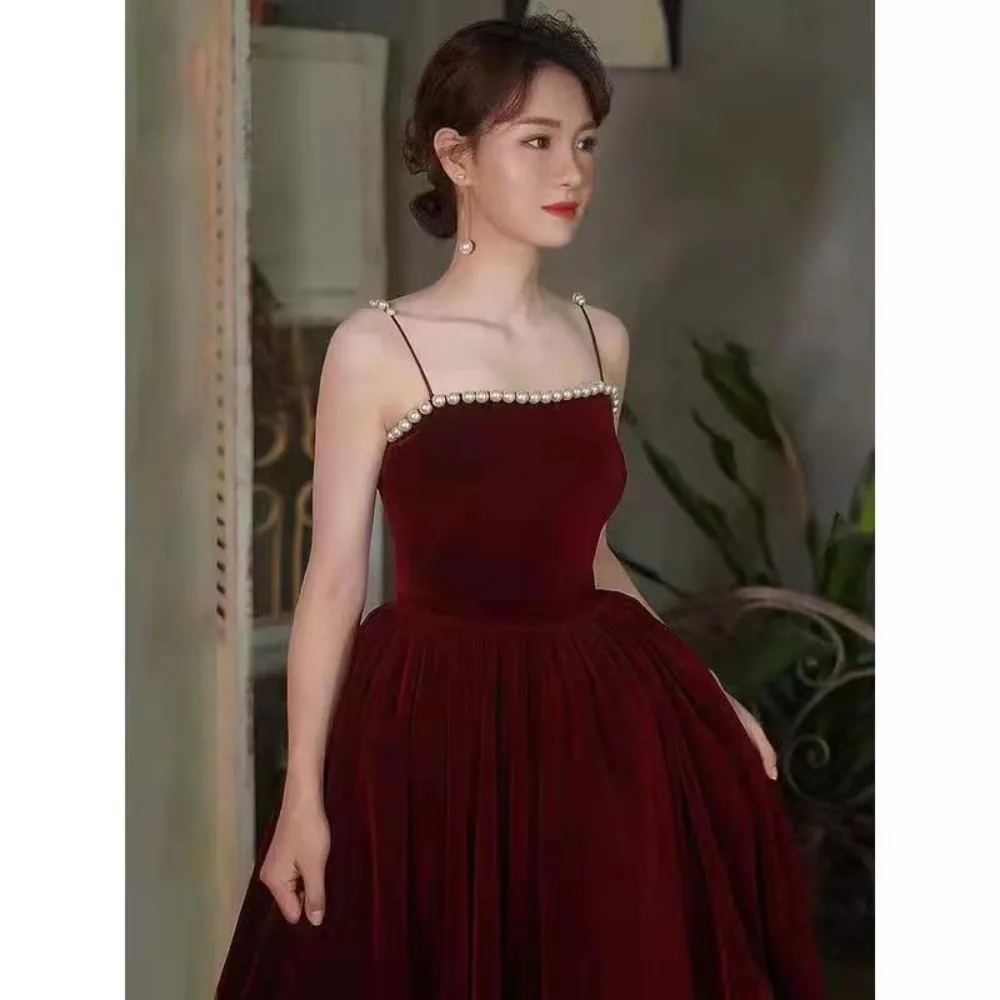 Velvet Spaghetti Strap Burgundy Midi Cocktail Dresses for Women 2024 Elegant Tea Length Prom Midi Dresses