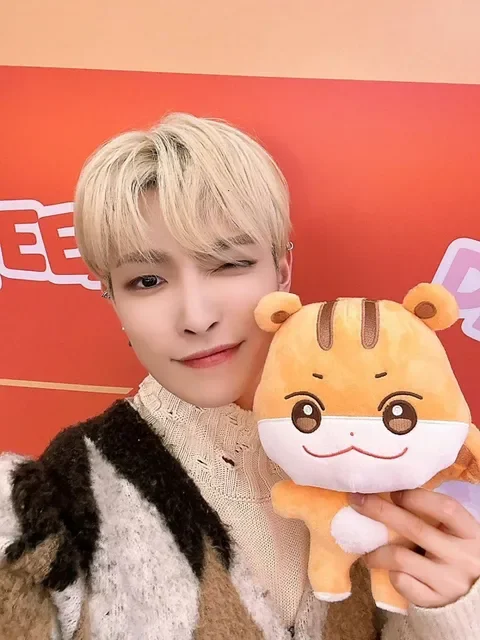 ATEEZ ANITEEZ サン トレカ ぬいぐるみ ATEEZ ANITEEZ In Treasure POP UP Store Official MD Flat-Fur Plush