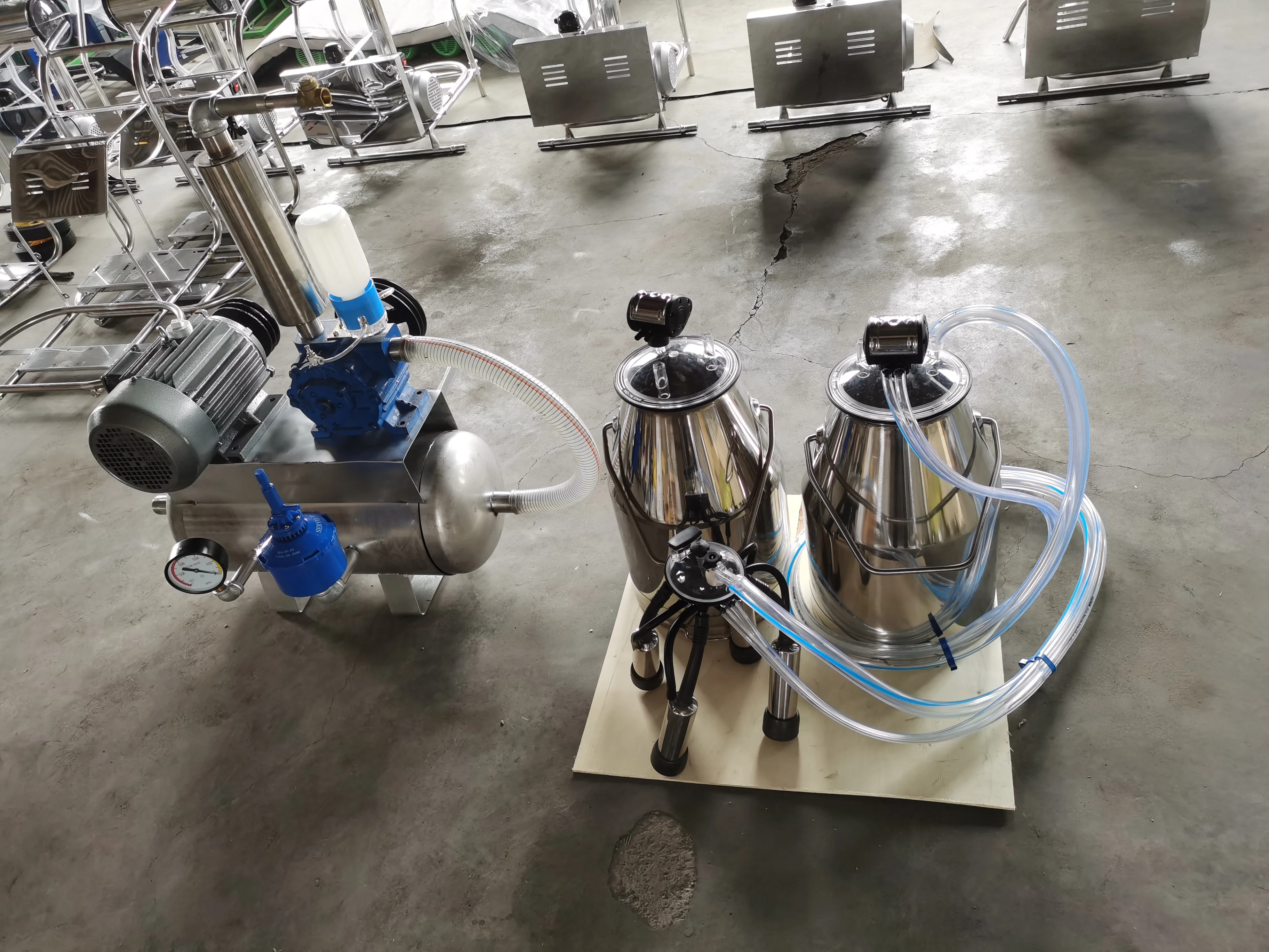 Cow Milk Machine Bucket Milker Bucket Milking Machine Portable Vacuum Model For Dairy Cow Farm