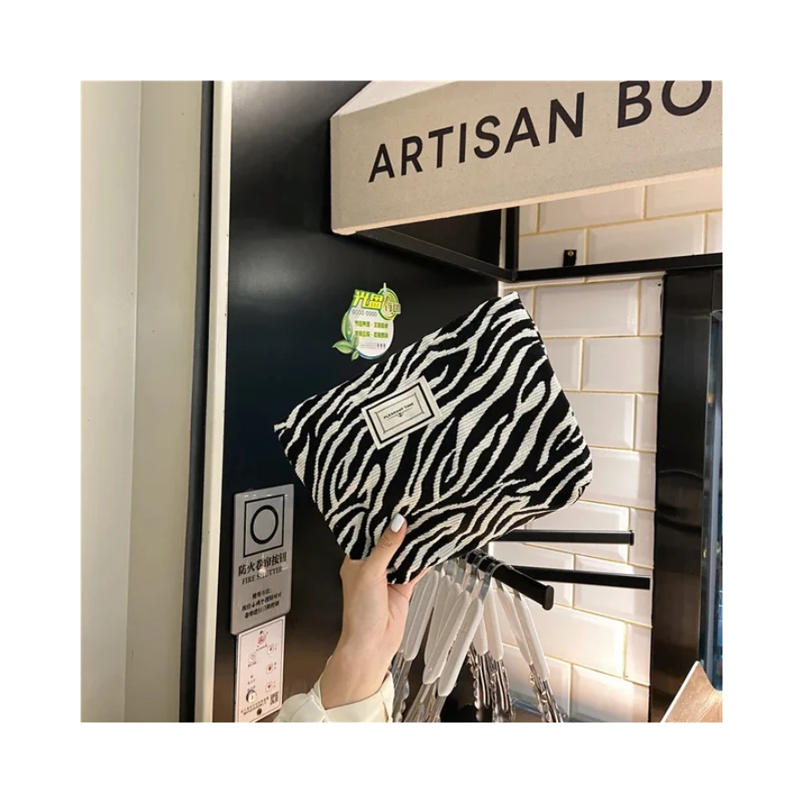 Large Women Leopard Cosmetic Bag Canvas Waterproof Zipper Make Up Bag Travel Washing Makeup Organizer Beauty Case