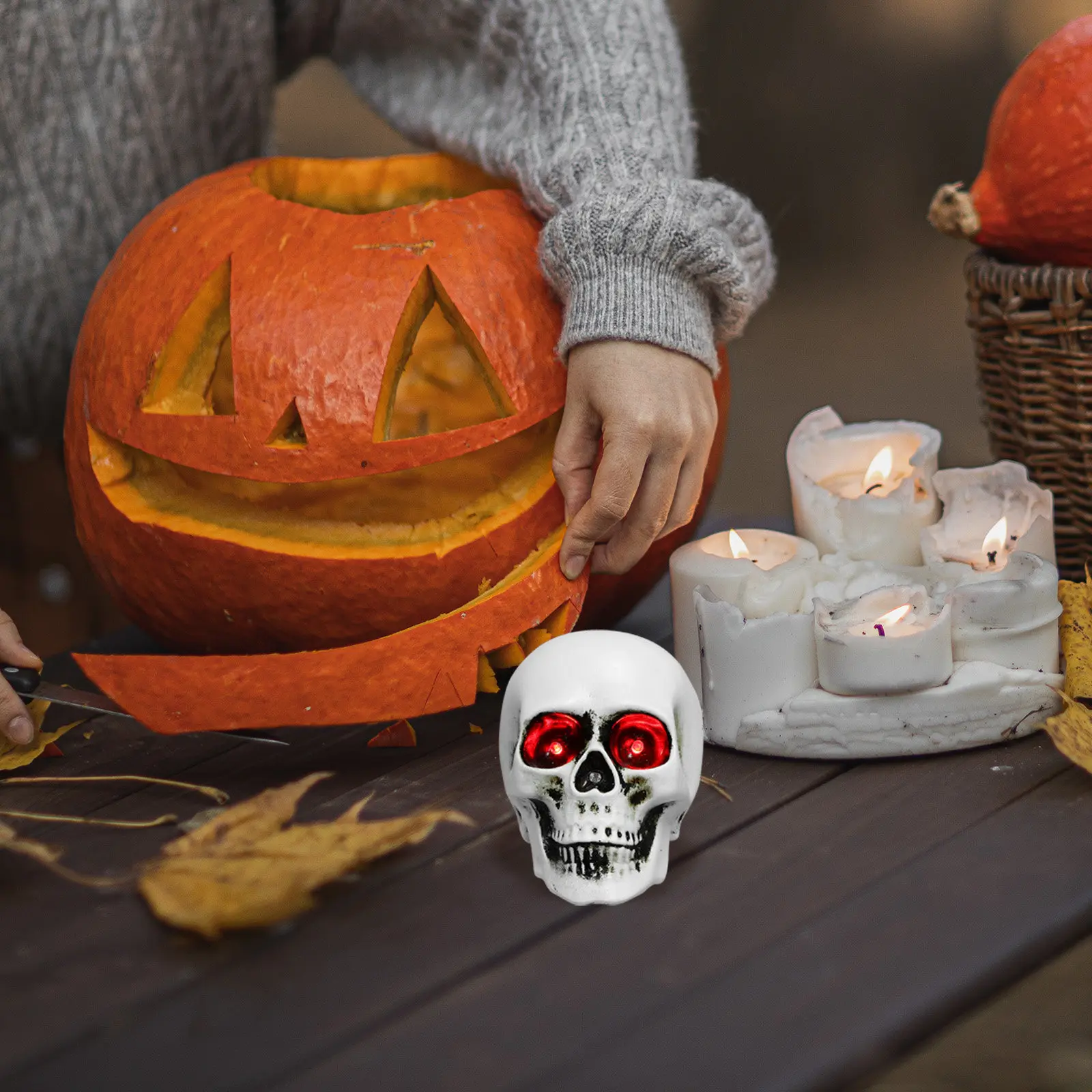 ハロウィーンの壁掛けランプ。不気味なハロウィーンの夜を演出するための、樹脂製のランプヘッド。ダークな雰囲気の装飾ランプ。