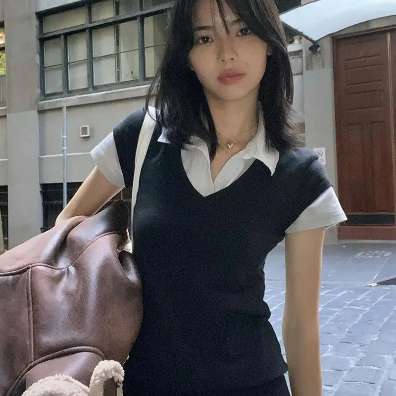 

The New Korean Version of The College POLO Splicing Two Short Short-sleeved T-shirt Slim Slim Jacket with Sweet Spicy