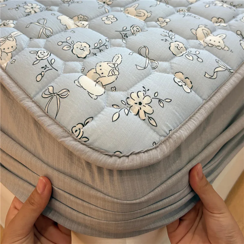 1pc Thicken Bed Cover Cartoon Print Bedspread Non-slip Mattress Protector Quilted Soft Bed Linen 매트리스 커버 (No Pillowcase)