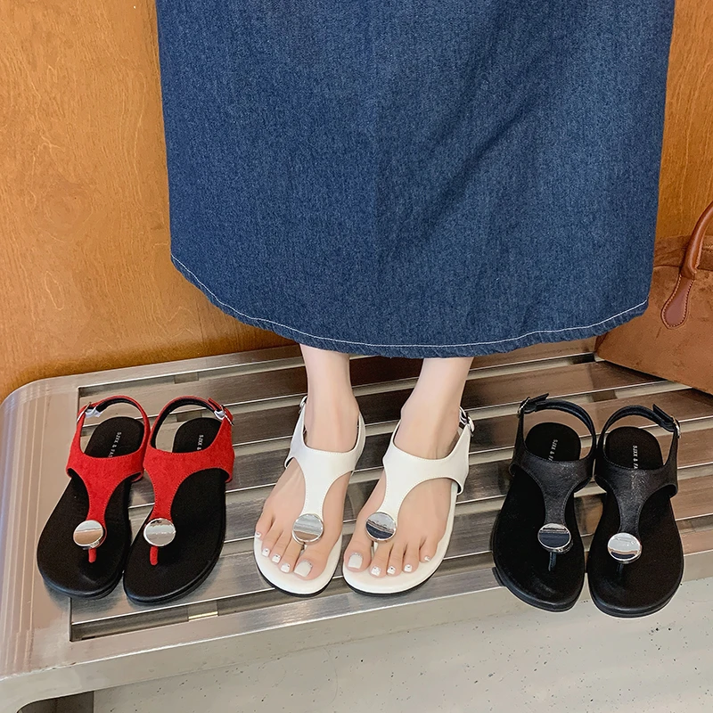 Sandales plates unies à bout rond avec clip, élégantes et simples, pour femme, nouvelle collection été 2026, idéales pour la plage et l'extérieur, sexy, Zapatos
