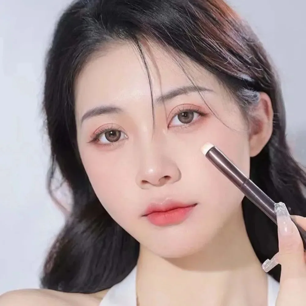 3-in-1 リップパーフェクションブラシ - デュアルエンドリップスティックアプリケーター＆コンシーラースマッジャー、正確な輪郭形成のためのテーパードラウンドブラシ、ポ