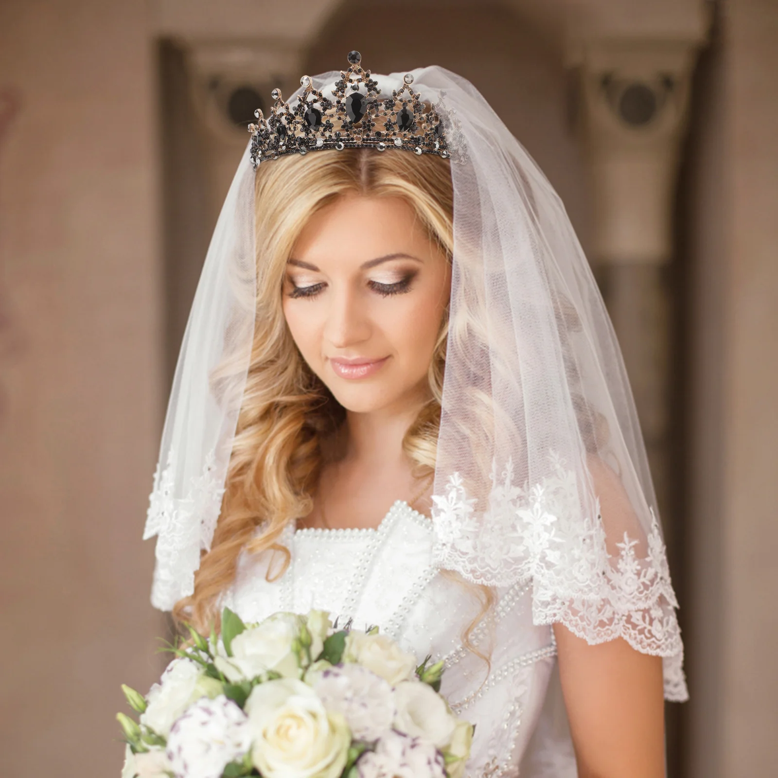 

1Pcs Artificial Crystal Crown Retro Styled Headwear for Bride Wedding Birthday Costume Party Alloy Headdress Black