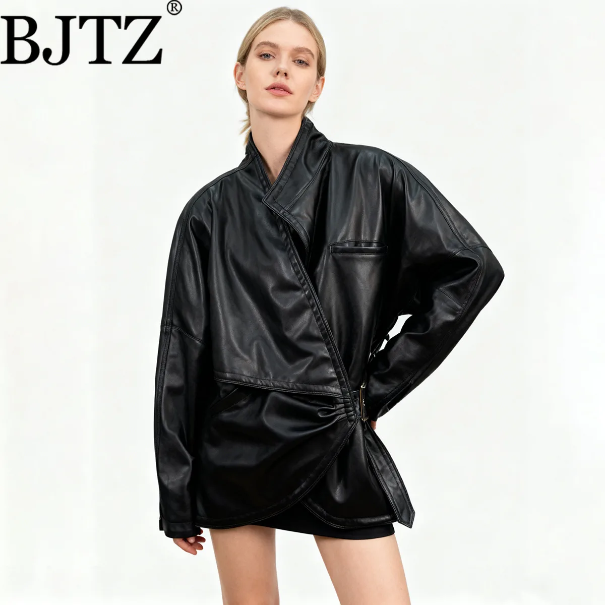 BJTZ 2026 新作 レディース フェイクレザー パッチワーク ジャケット スリム ベルト付き ウエストボタンディテール 秋冬 シック 多用途