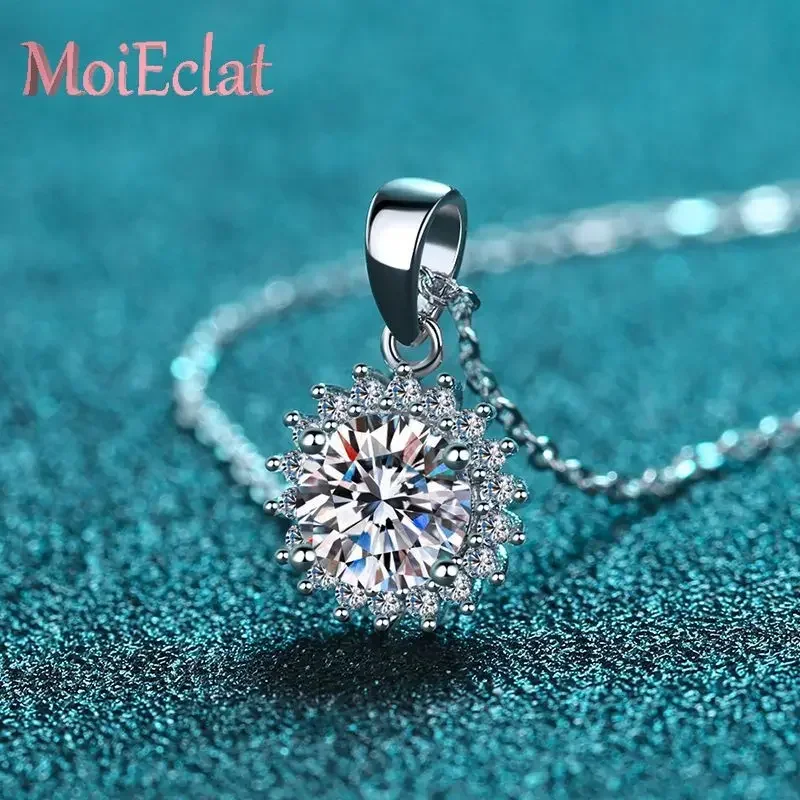 

MoiEclat Store Platinum PT950 0.5/1/2/3/5ct Flower Moissanite Jewelry Pendant, Romantic Clavicle Chain Gift for Daily Wear
