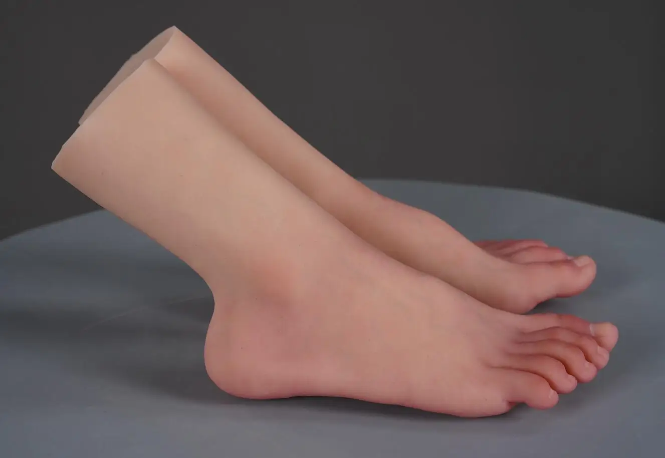 

High Simulation Silicone TPE Material Realistic Female Foot Model For Foot Art Finger Bendable Mannequin Display Jewelry Props