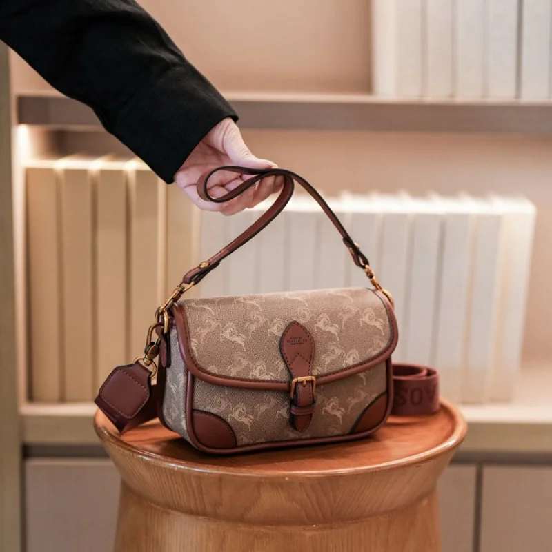 

Women Quilted Crossbody Bag Soft Faux Leather Bag with Chain Strap Ideal for Dating and Weekend Shopping