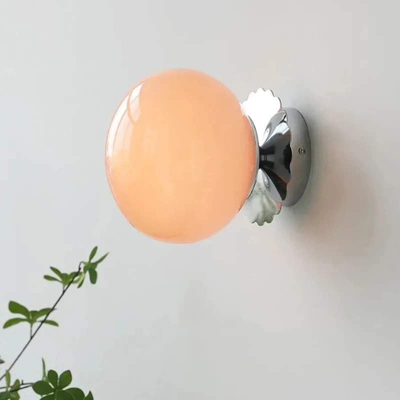 مصباح بجانب السرير لغرفة النوم كروية بسيطة بتصميم كلاسيكي فرنسي، مصباح جداري زجاجي LED إبداعي ودافئ ورومانسي