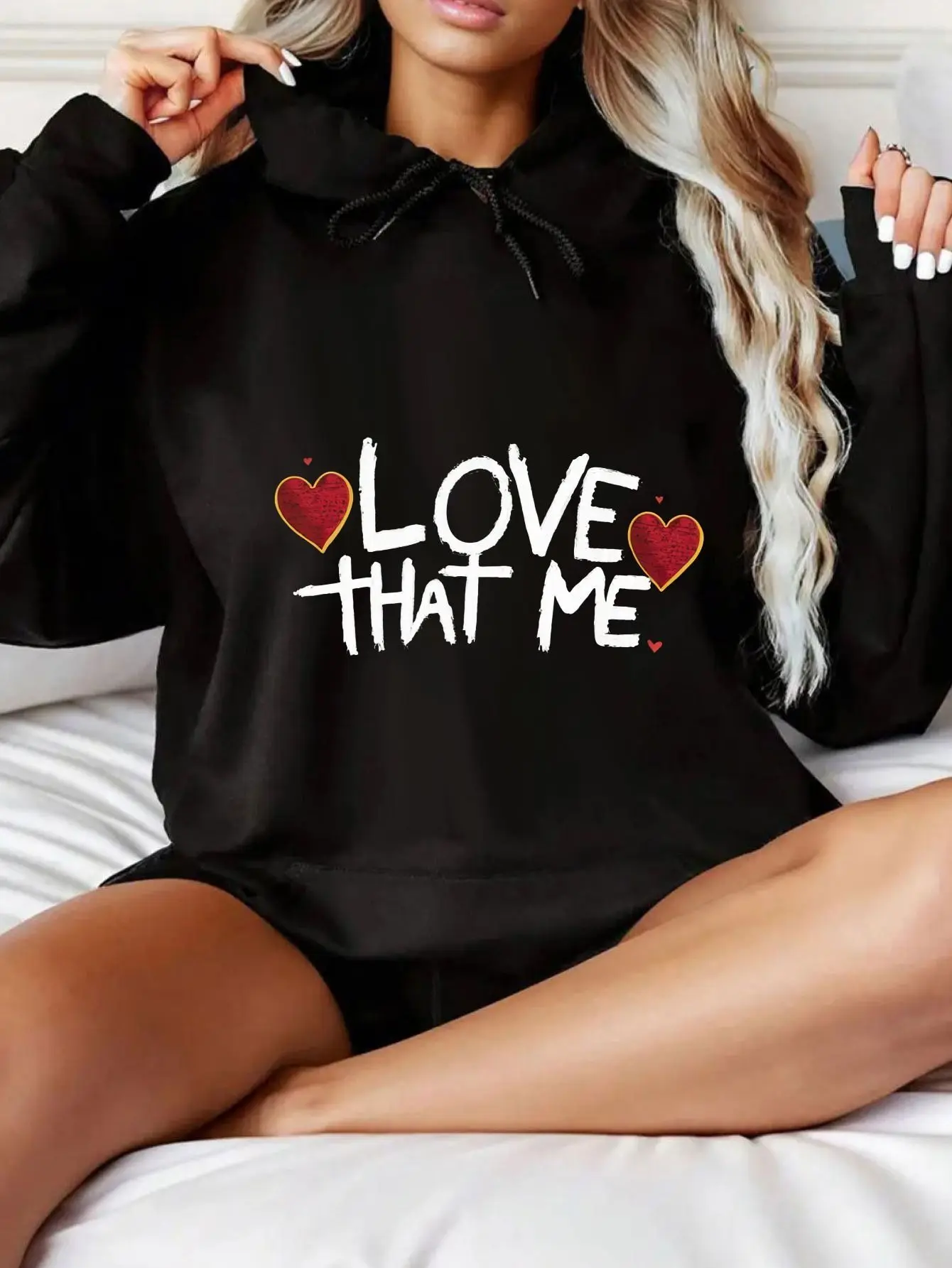 سترة نسائية بغطاء للرأس برسومات Love That Me، سترة كاجوال بطباعة قلب لطيفة وجيب الكنغر، ملابس شتوية للنساء