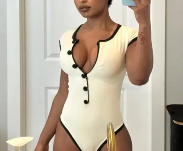 

Black and White Color Blocked Single Breasted Sleeveless Sexy Slim Fit Hot Girl Tight Jumpsuit