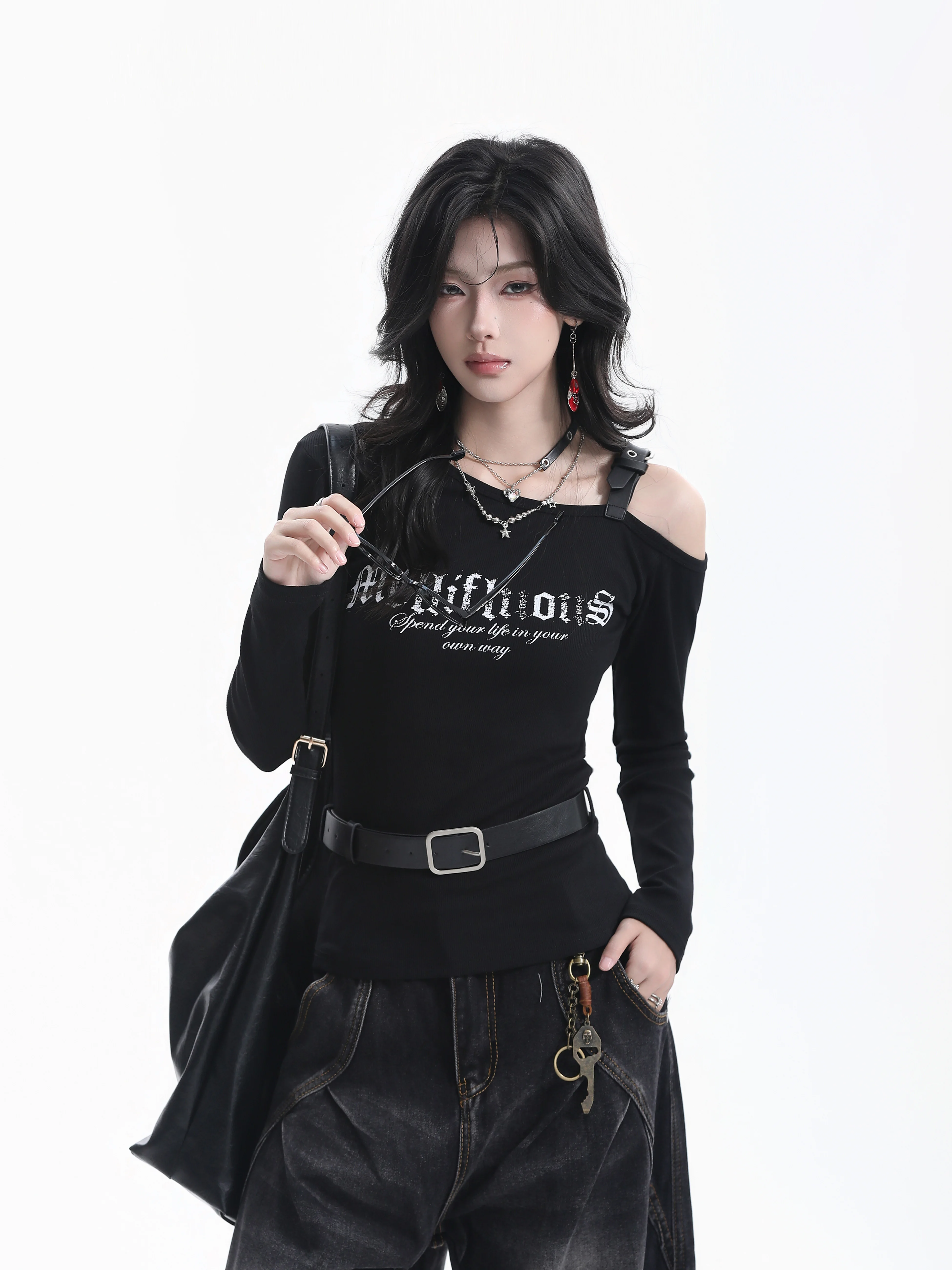 Gothic Letter Print Long Sleeve T-Shirt Women's Shoulder Bared Belt Buckle High Street American Subculture Style round Neck Top