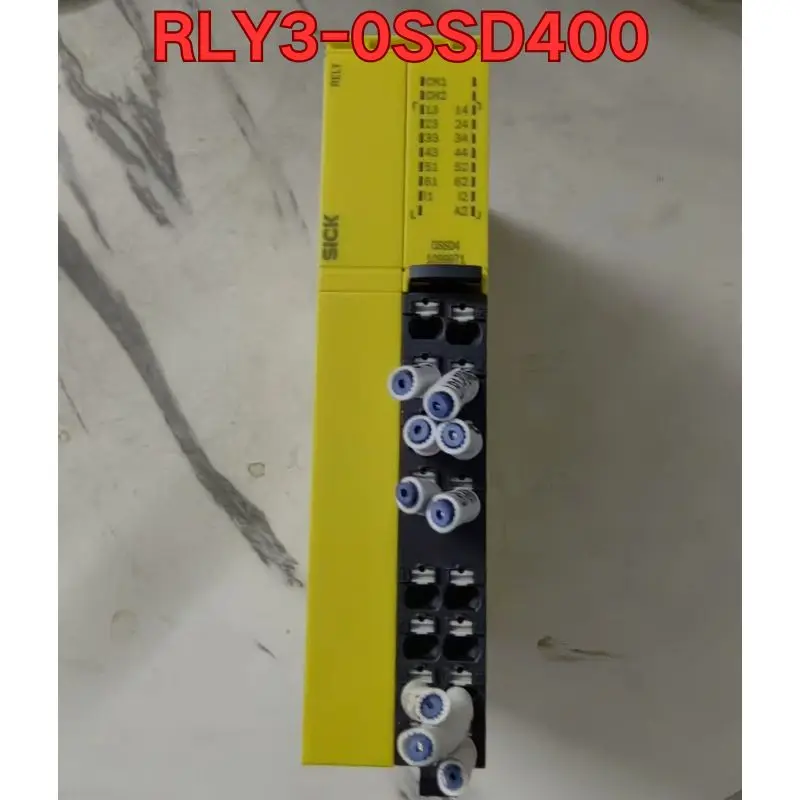 

Бывший в употреблении тест функции блока управления безопасностью RLY3-0SSD400 нормально. Последнее предложение в октябре.