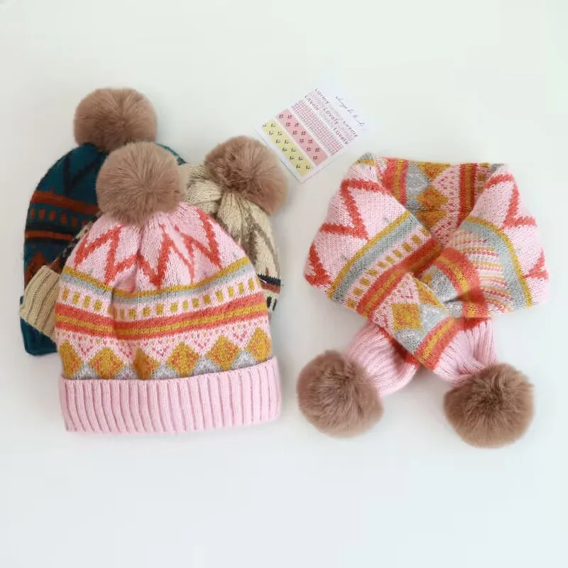 2023 autumn and winter new color pattern children\'s knitted wool hat warm cross neck two-piece set