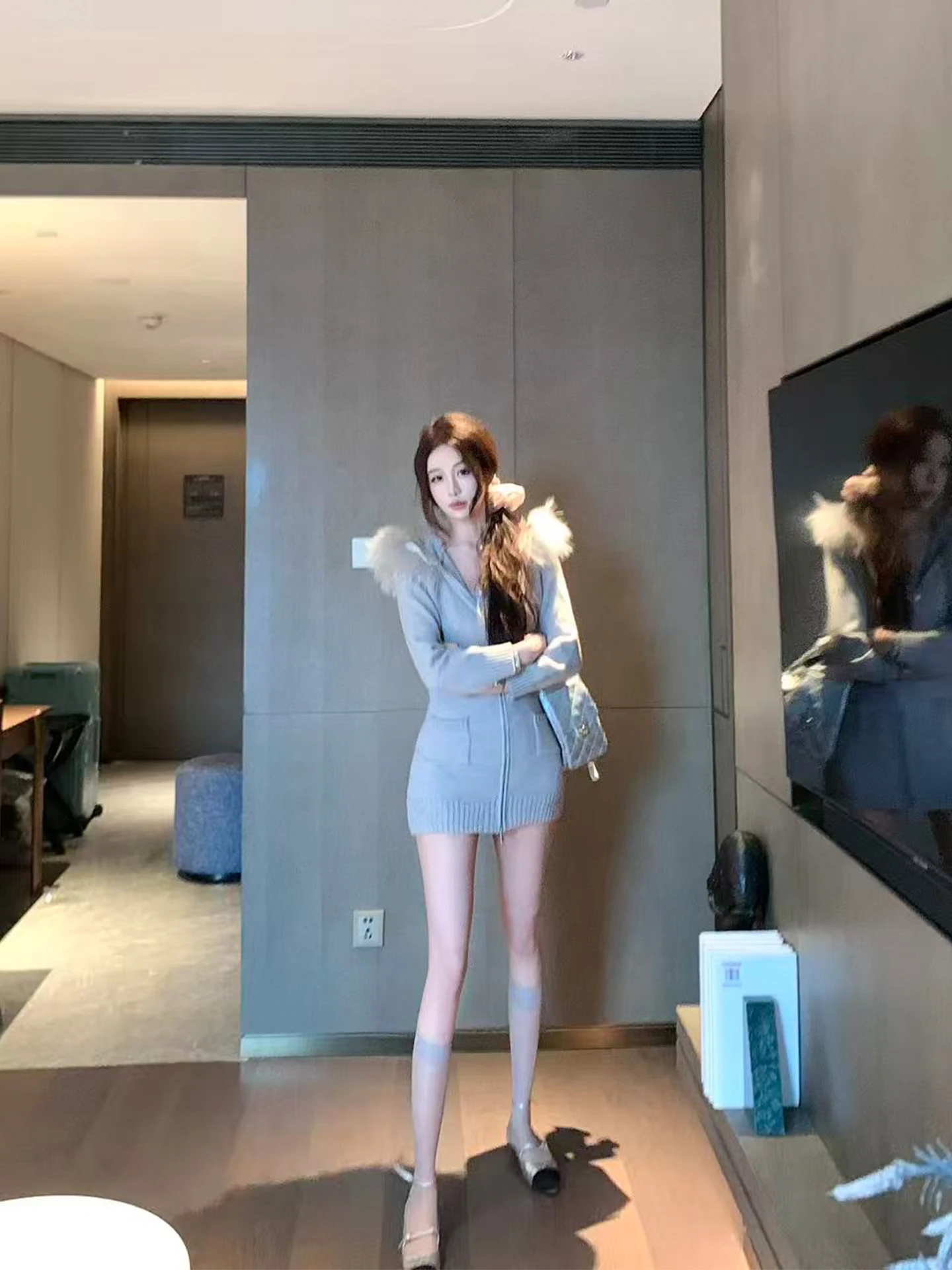 

Amor Knitted Woolen Sweater with Fur Collar Waist to Hip Ratio Design Open Cardigan Sle Long Sve Women's Faion