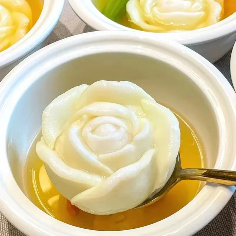Elegant Rose Shaped Ice Cube Mold Reusable Food Grade Silicone IceTray Ice Ball Mold for Effortless Dessert Summer Drinks