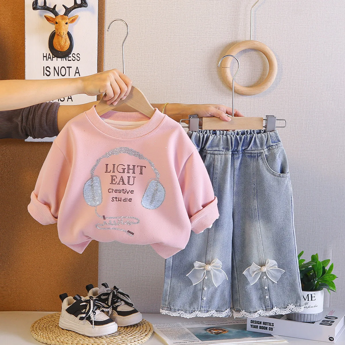 Little Girl 2 Piece Outfit Rhinestone Headphone Print Long Sleeve Sweatshirt Wide Leg Denim Pants Kids Spring Casual Clothes Set