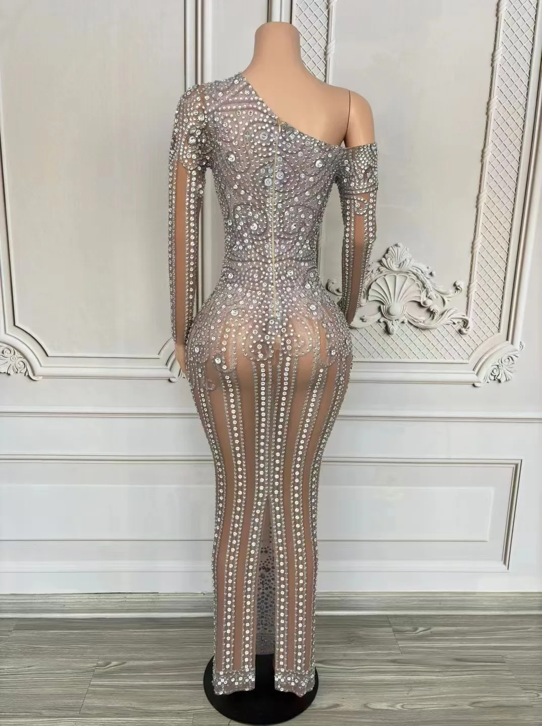 Sloping Shoulder Red Carpet Catwalk Rhinestone Stage See-Through Sexy Dress Skin Color Long Skirt