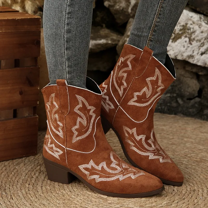 Women Western Cowboy Ankle Boots 5.5cm Block Heel Pointed Toe Vintage Embroidery Retro Cowgirl Boots for Festival Outfit