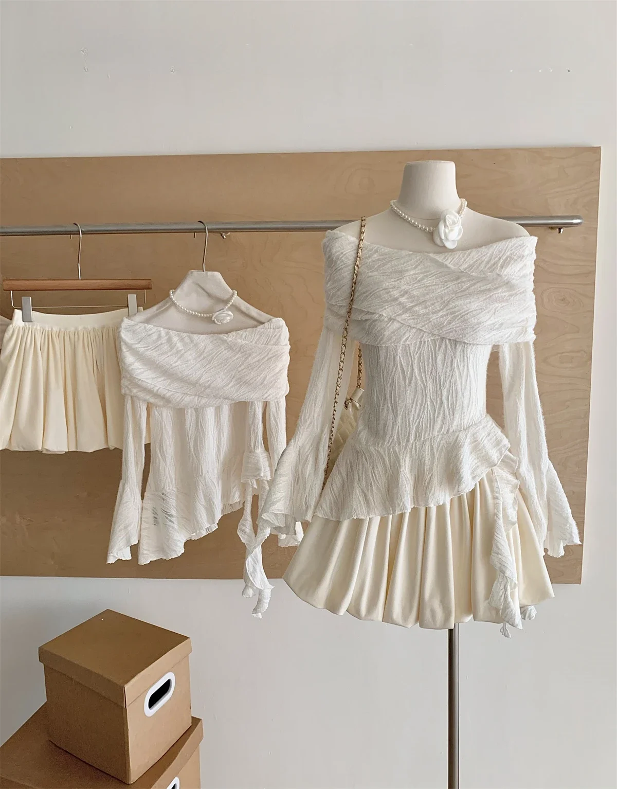 

High-end for Women Autumn and Winter One-shoulder Slim-fitting Lace Top+ Hip-covering Bud Skirt Two-piece Set for Women Outfit
