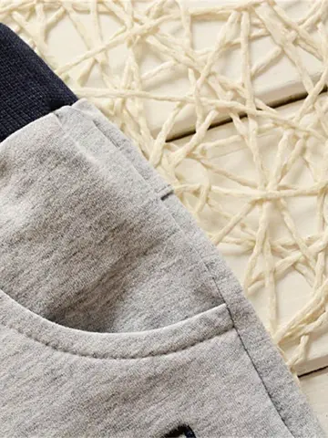 Höstset för småbarnspojkar med löst tryck, digitaltryckt kappa + t-shirt + vardagliga sportbyxor, 3-delat set 6 best sales pojkkläder - №5