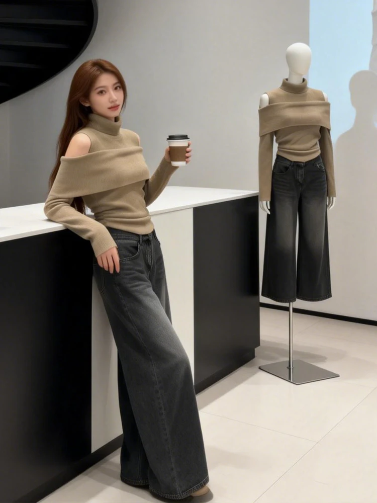 

Сексуальный и стильный женский вязаный свитер с открытыми плечами и высоким воротником для зимы...