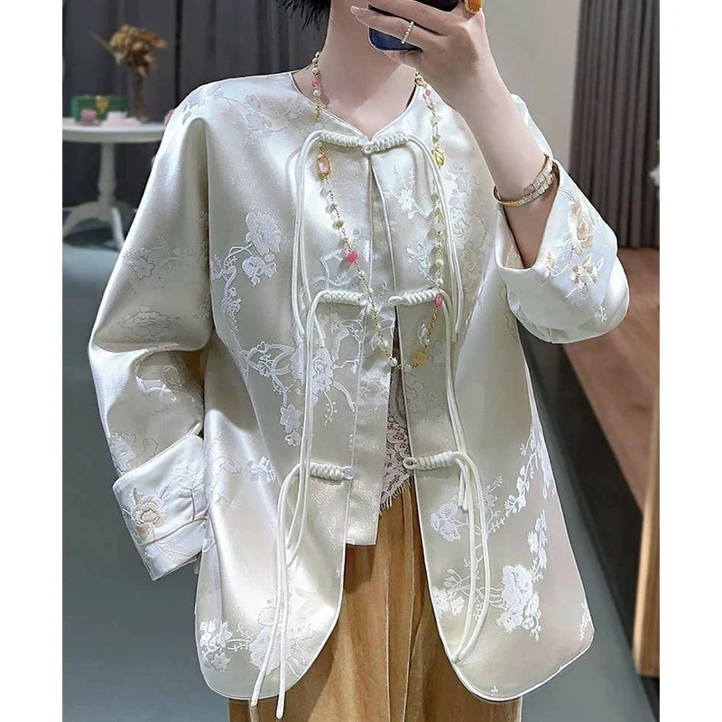 

2025 New Chinese Style Women's Top Tang Suit Vintage Floral Embroidery O-Neck Straight Front Button Handmade Tassel Hanfu Coat