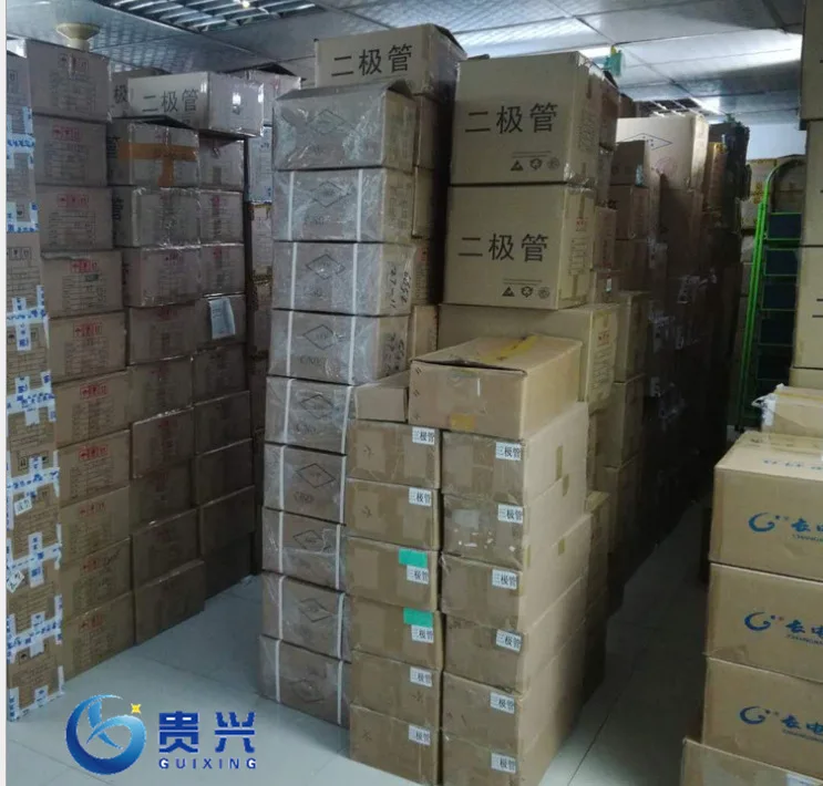 Chip Akuisisi Data MAX197BENI In-Line DIP28 Sirkuit Terintegrasi