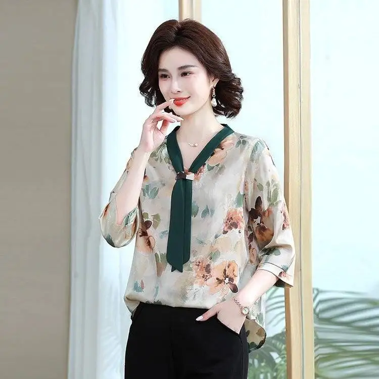 High-end New Style Mother and Fashionable Three-quarter Sleeve Middle-aged and Elderly Women's Top T-shirt Small Shirt