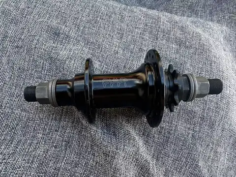 CULT Logotypnav Kassettnav Högerstyrd 4 spärrhakar 108 ingreppspunkter 9T 14mm /3/8tum 36h Bmx-nav superhögljudda 10 best sales BMX-nav - №5