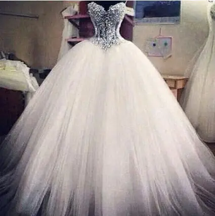 Vestido de novia de lujo personalizado con cuentas de perlas, vestido de baile hinchado, gran oferta