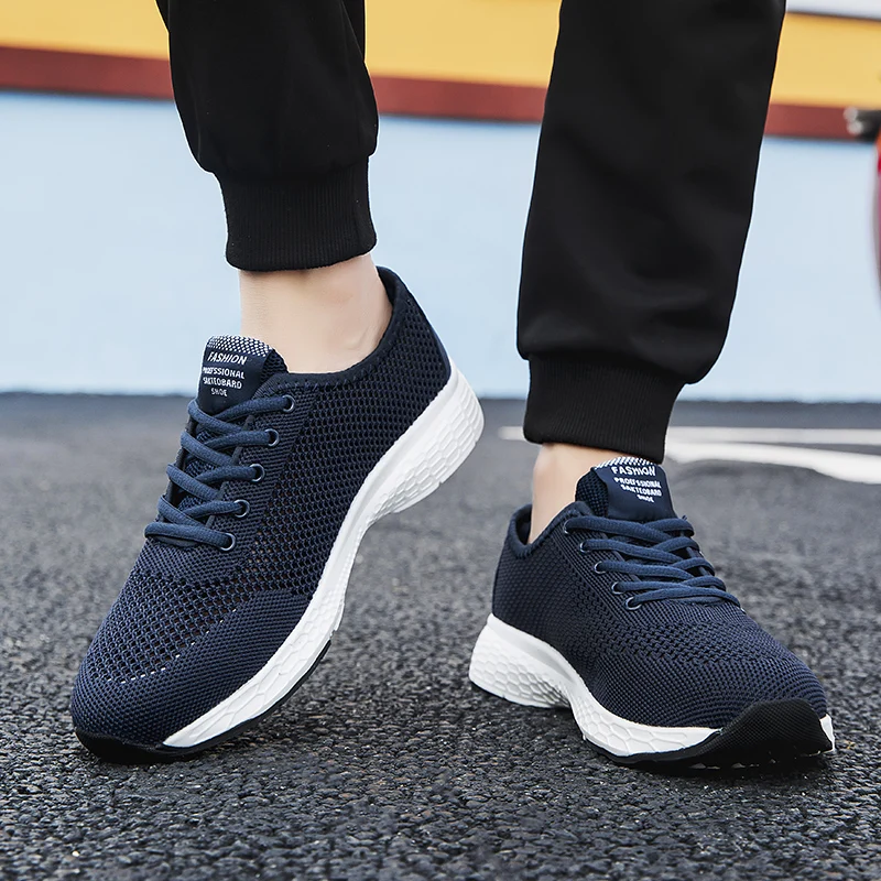 Men's Sports Shoes Ultra-light Fashion Men's Shoes Mesh Breathable Solid Color Deodorization Platform Casual Shoes Round Head