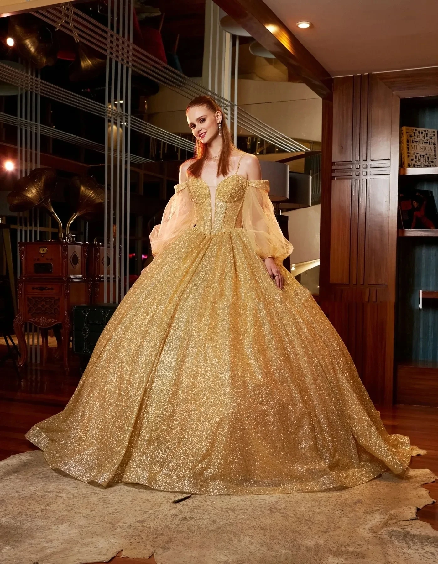 Gold Princess Quinceanera Dresses Ball Gown Long Sleeves Sequins Sparkle Sweet 16 Dresses 15 Años Mexican