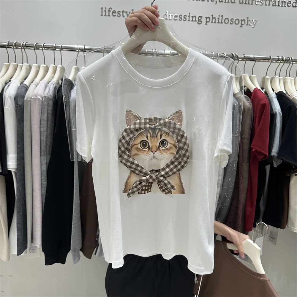 النمط الأوروبي Kawaii س الرقبة قصيرة الأكمام تي شيرت 2025 الخريف جديد الراقية منقوشة وشاح القط فضفاض الحلو لطيف بلايز الإناث