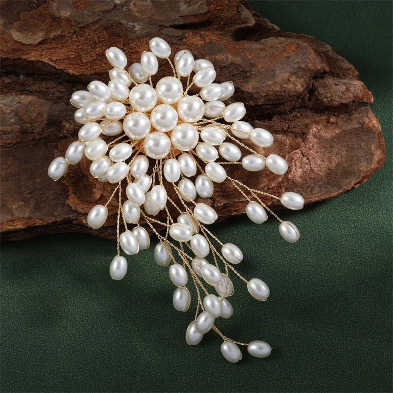 Exaggerated Elegant Pearl Flower Brooch Pin Badge For Women Girls Fashion Clothes Decoration Jewelry Gifts