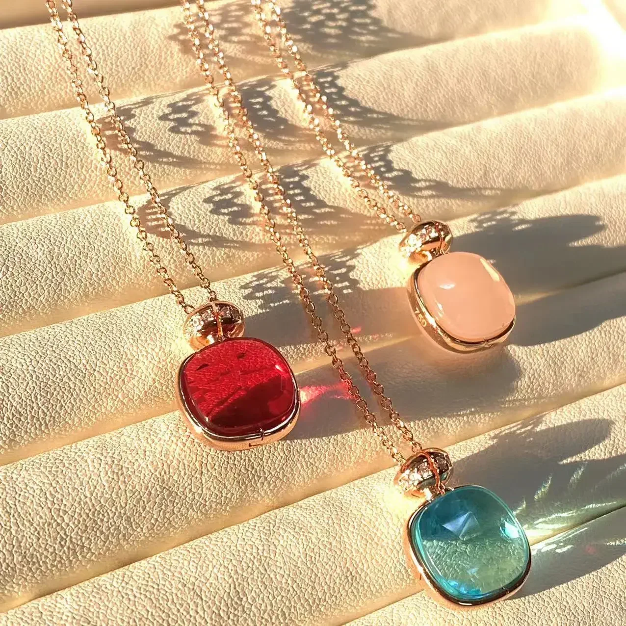 Classic  Pendant Necklace for Women Light Blue Topaz Pendant Candy Color Perfume Bottle Shape Elegant Fashion Jewelry