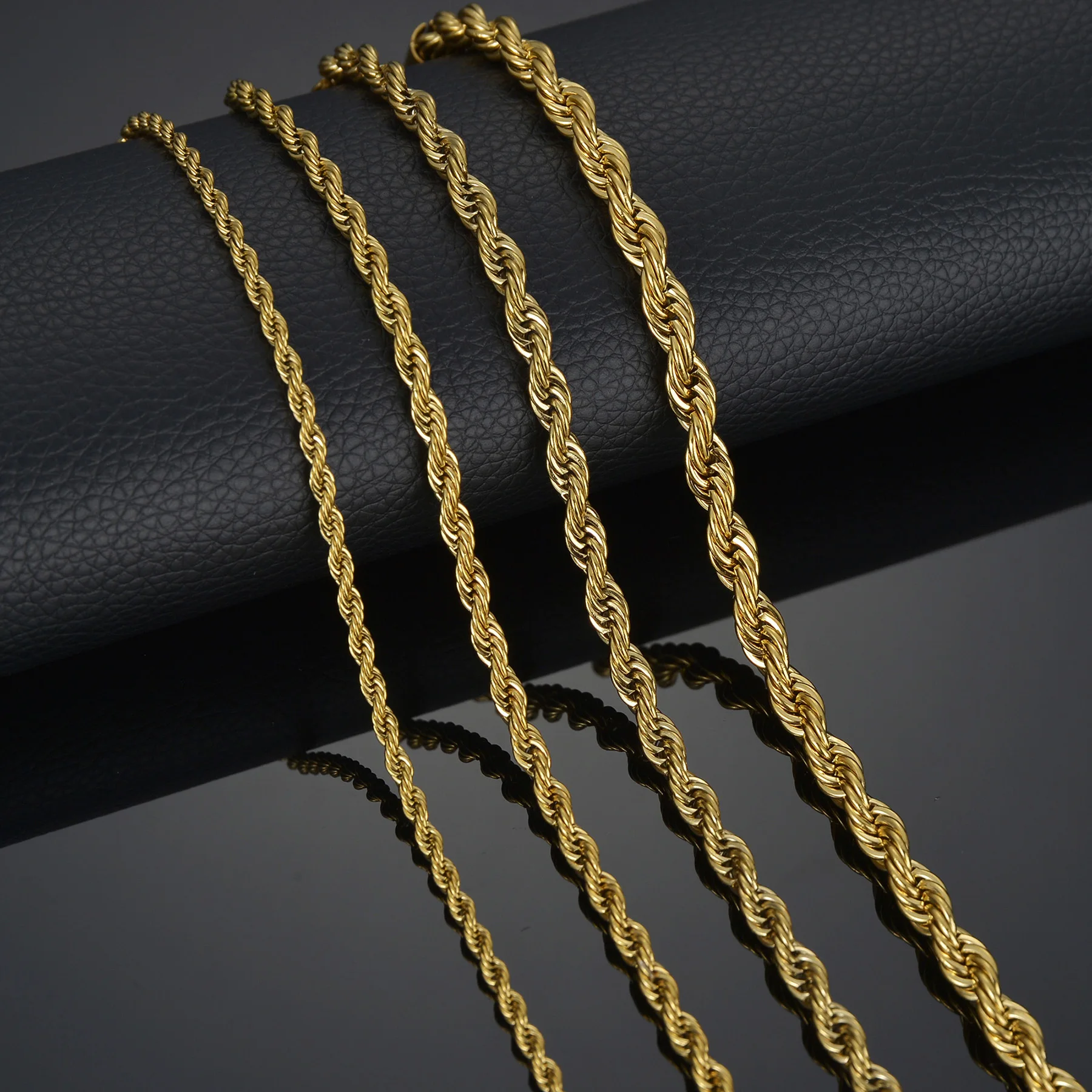 3-5 مللي متر الموضة الكلاسيكية الملتوية حبل سلسلة قلادة الفولاذ المقاوم للصدأ أبدا تتلاشى مقاوم للماء المختنق الرجال النساء مجوهرات عالية الجودة