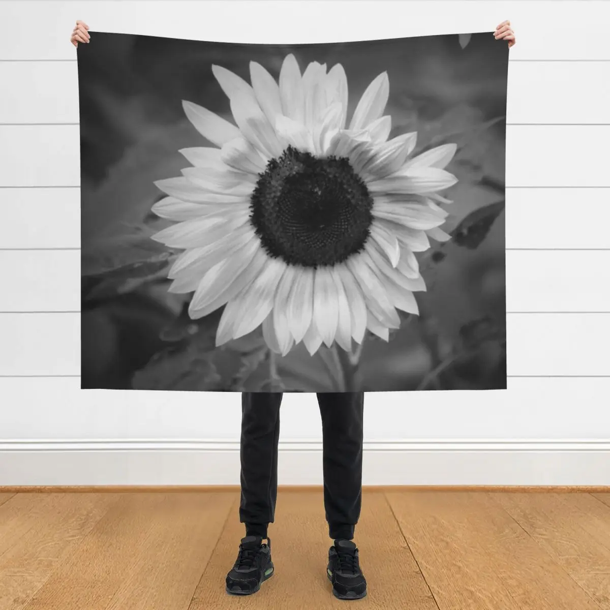 

Sunflower in Black and White Throw Blanket Warm Tourist Soft Plush Plaid Blankets