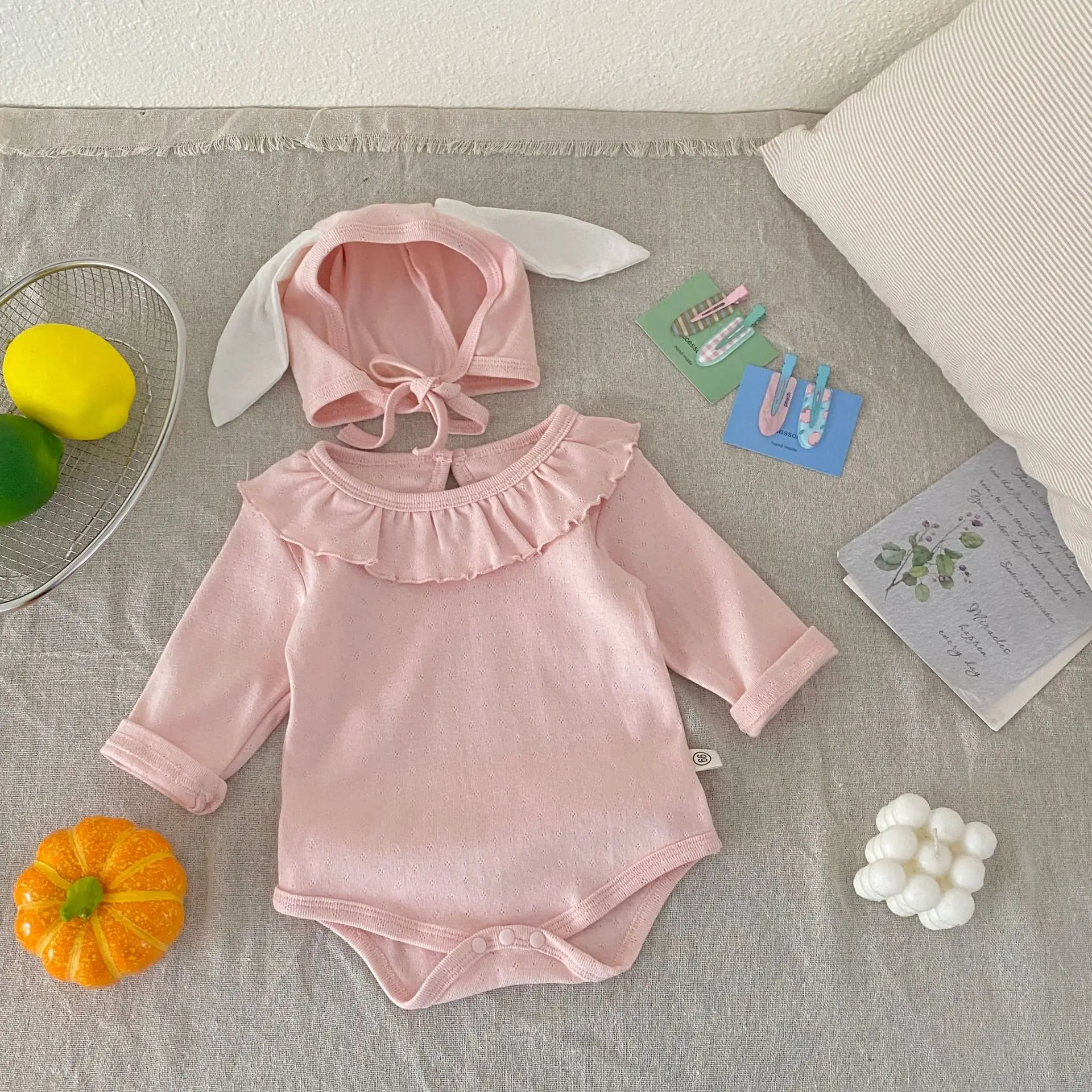 

2025 Autumn Winter Baby Girl Onesie Romper Set A-Class Pure Cotton Ruffle Long Sleeve with Same Style Bunny Hat